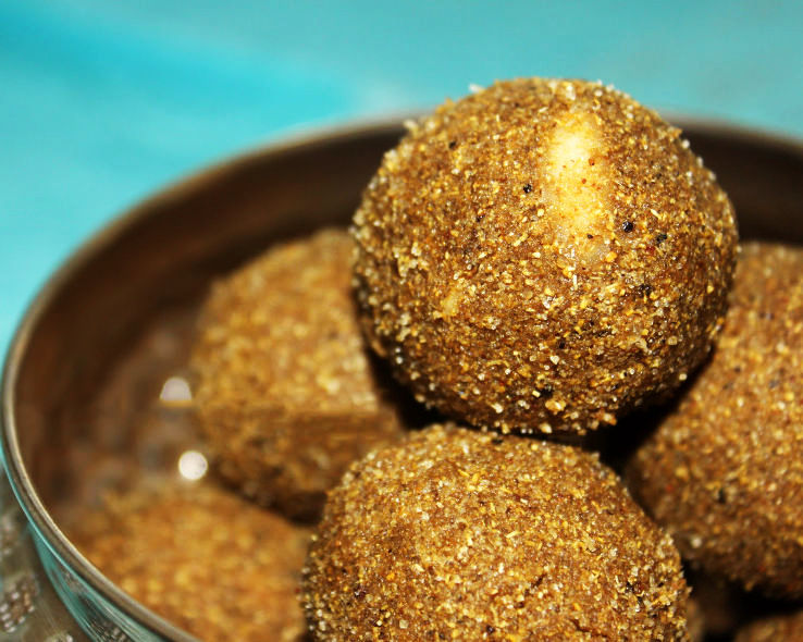 17. Gond ke ladoo